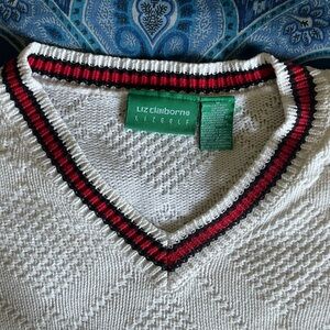 100% Cotton White Sweater with Red Detailed Collar
